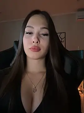 EricaWalls online show from 09.08.25