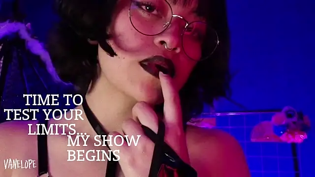 vanelope11 online show from 09.17.25