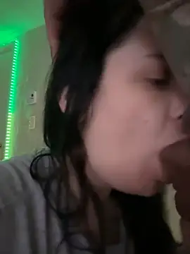 Snapshot of menaceswife chatting on 01.18.25 menaceswife online show from 01.18.25