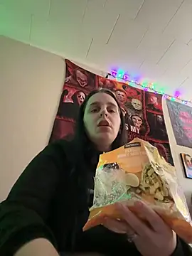 Snapshot of menaceswife chatting on 02.01.25 menaceswife online show from 02.01.25