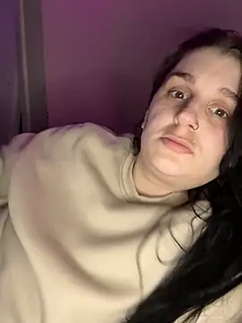 Snapshot of menaceswife chatting on 03.22.25 menaceswife online show from 03.22.25