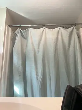 Snapshot of menaceswife chatting on 09.27.25 menaceswife online show from 09.27.25