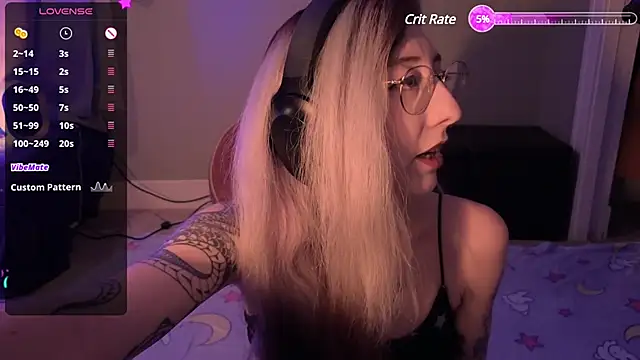 lovelylucyy online show from 12.23.24