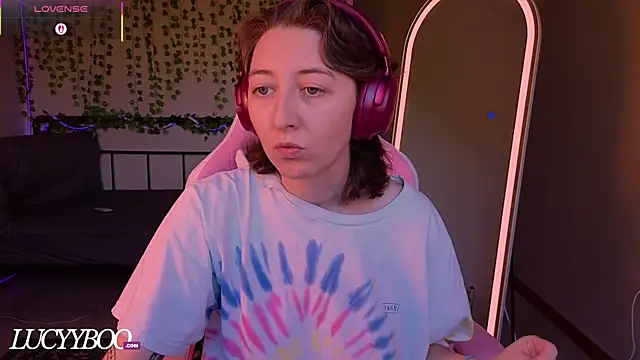 lovelylucyy online show from 06.19.26
