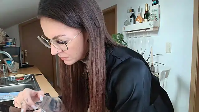 BrownieyQueen online show from 02.11.25