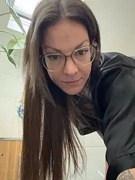 BrownieyQueen online show from 11.06.25