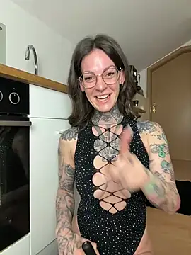 BrownieyQueen online show from 03.06.26