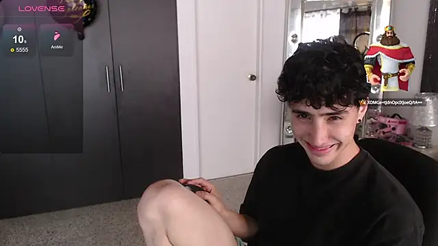 Snapshot of gojo_satoru_18 chatting on 03.10.25 gojo satoru 18 online show from 03.10.25