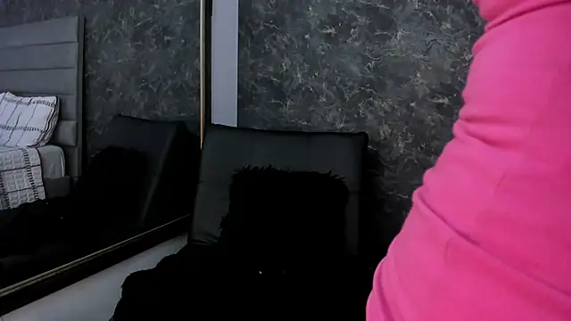 Snapshot of Bella_Evans_ chatting on 01.22.25 Bella Evans online show from 01.22.25