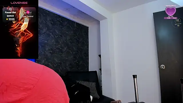 Snapshot of Bella_Evans_ chatting on 11.06.25 Bella Evans online show from 11.06.25