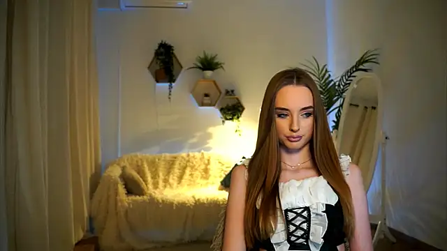 petitegonwiild online show from 01.08.25