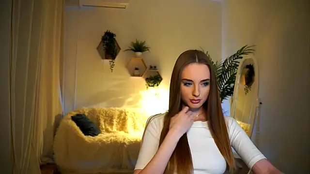 petitegonwiild online show from 01.23.25