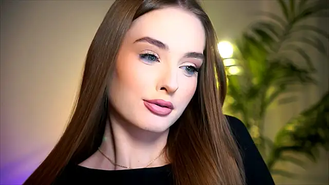 petitegonwiild online show from 10.16.25