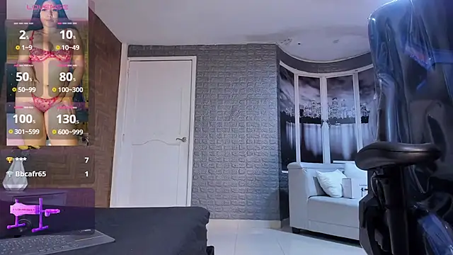 Snapshot of Laross25 chatting on 03.13.25 Laross25 online show from 03.13.25