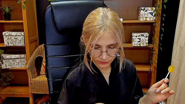 Moon13152 online show from 12.07.24