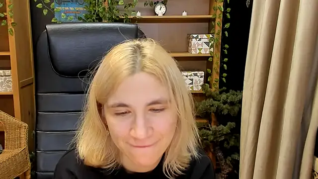 Moon13152 online show from 12.23.24