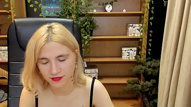 Moon13152 online show from 12.23.24