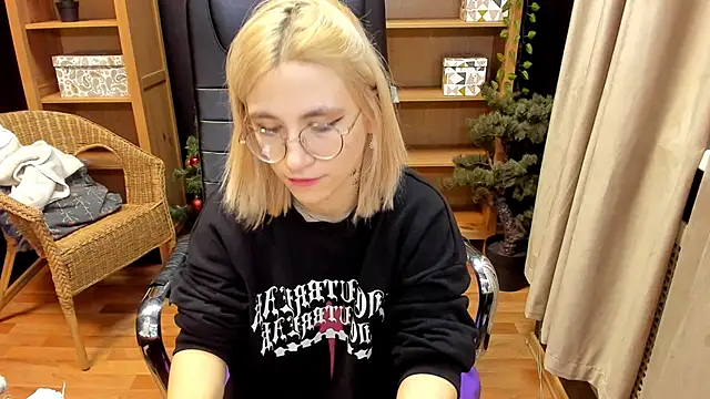 Moon13152 online show from 12.24.24