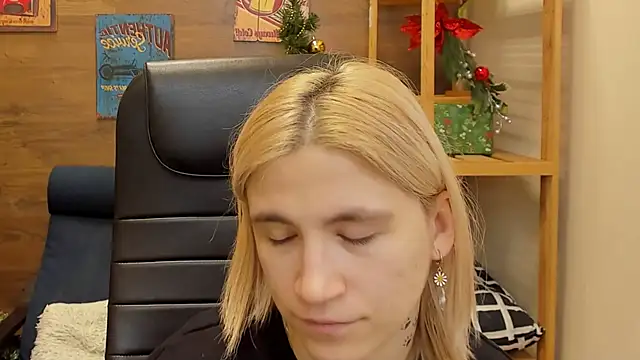 Moon13152 online show from 12.24.24