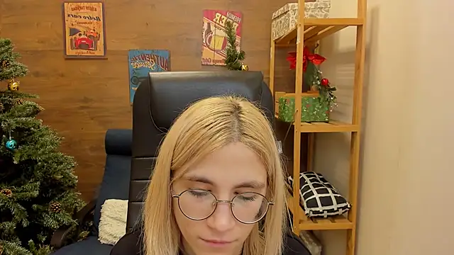 Moon13152 online show from 12.25.24