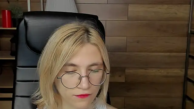 Moon13152 online show from 12.28.24