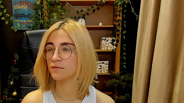 Moon13152 online show from 12.30.24