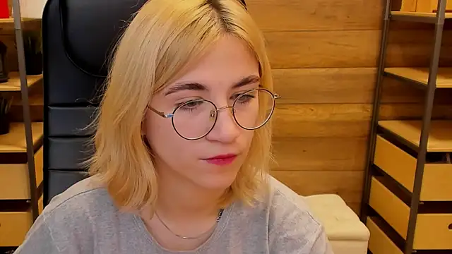 Moon13152 online show from 01.05.25