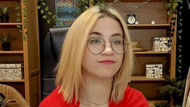 Moon13152 online show from 01.25.25