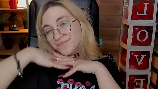 Moon13152 online show from 03.01.25