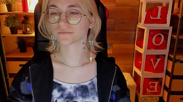 Moon13152 online show from 03.09.25