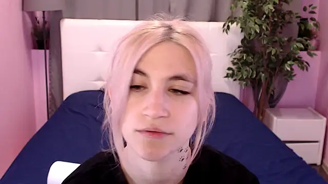 Moon13152 online show from 03.22.25