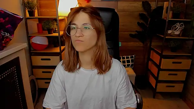 Moon13152 online show from 09.11.25