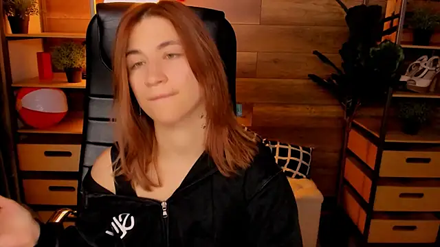 Moon13152 online show from 10.01.25