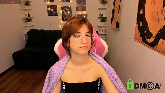 Moon13152 online show from 11.19.25