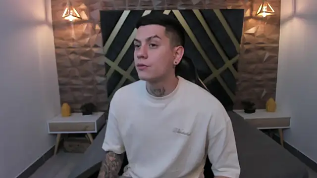 Yeiko Romero  online show from 02.04.25