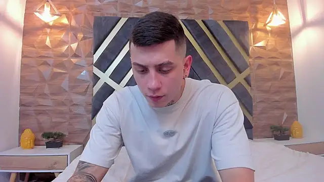 Yeiko Romero  online show from 03.19.25