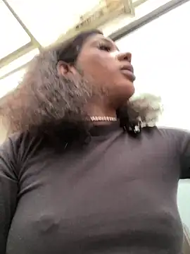 Snapshot of TIFFANYYSTAR chatting on 01.20.25 TIFFANYYSTAR online show from 01.20.25