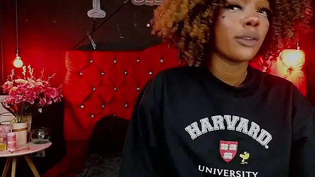 Snapshot of TIFFANYYSTAR chatting on 01.28.25 TIFFANYYSTAR online show from 01.28.25