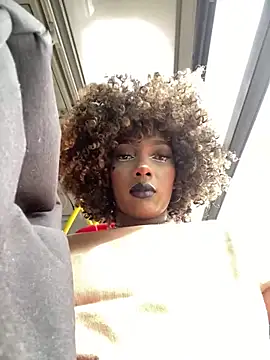 Snapshot of TIFFANYYSTAR chatting on 02.25.25 TIFFANYYSTAR online show from 02.25.25