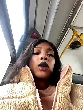 Snapshot of TIFFANYYSTAR chatting on 10.07.25 TIFFANYYSTAR online show from 10.07.25