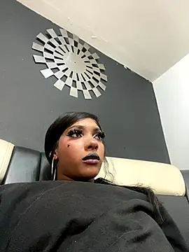 Snapshot of TIFFANYYSTAR chatting on 10.10.25 TIFFANYYSTAR online show from 10.10.25