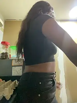 Snapshot of TIFFANYYSTAR chatting on 11.03.25 TIFFANYYSTAR online show from 11.03.25