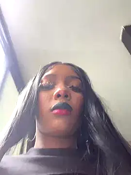 Snapshot of TIFFANYYSTAR chatting on 11.22.25 TIFFANYYSTAR online show from 11.22.25