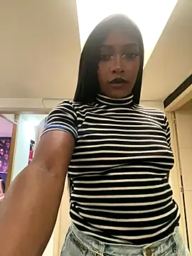 Snapshot of TIFFANYYSTAR chatting on 12.02.25 TIFFANYYSTAR online show from 12.02.25