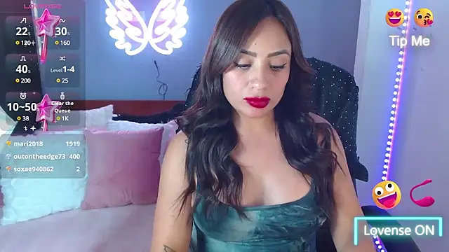 Snapshot of Paulina_627 chatting on 02.01.25 Paulina 627 online show from 02.01.25