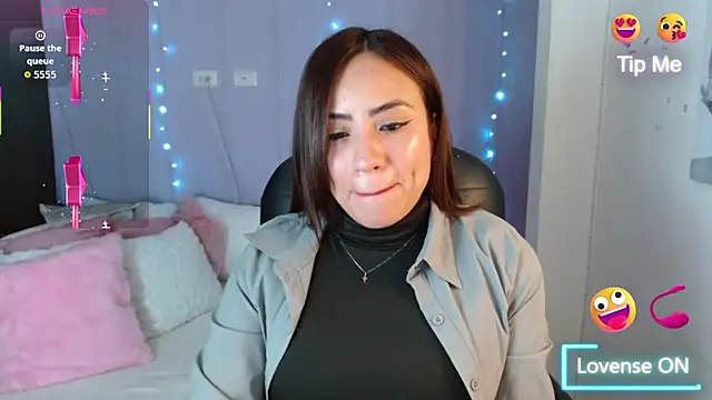 Snapshot of Paulina_627 chatting on 11.08.25 Paulina 627 online show from 11.08.25