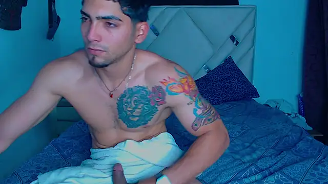 Snapshot of Rich_boy01 chatting on 02.03.25 Rich boy01 online show from 02.03.25