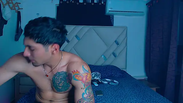 Snapshot of Rich_boy01 chatting on 02.06.25 Rich boy01 online show from 02.06.25