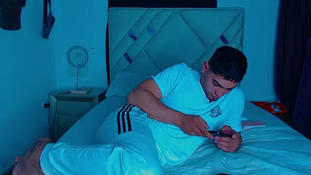 Snapshot of Rich_boy01 chatting on 02.17.25 Rich boy01 online show from 02.17.25