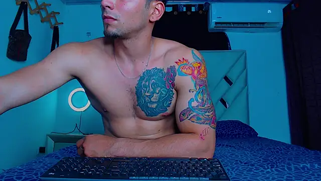 Snapshot of Rich_boy01 chatting on 02.27.25 Rich boy01 online show from 02.27.25